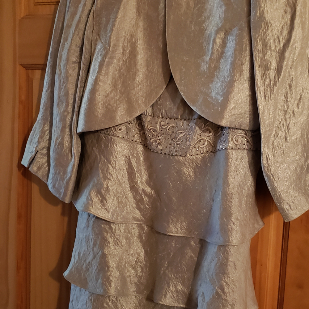 R & M Richards Mother of the Bride Gray Dress - Picture 3 of 8